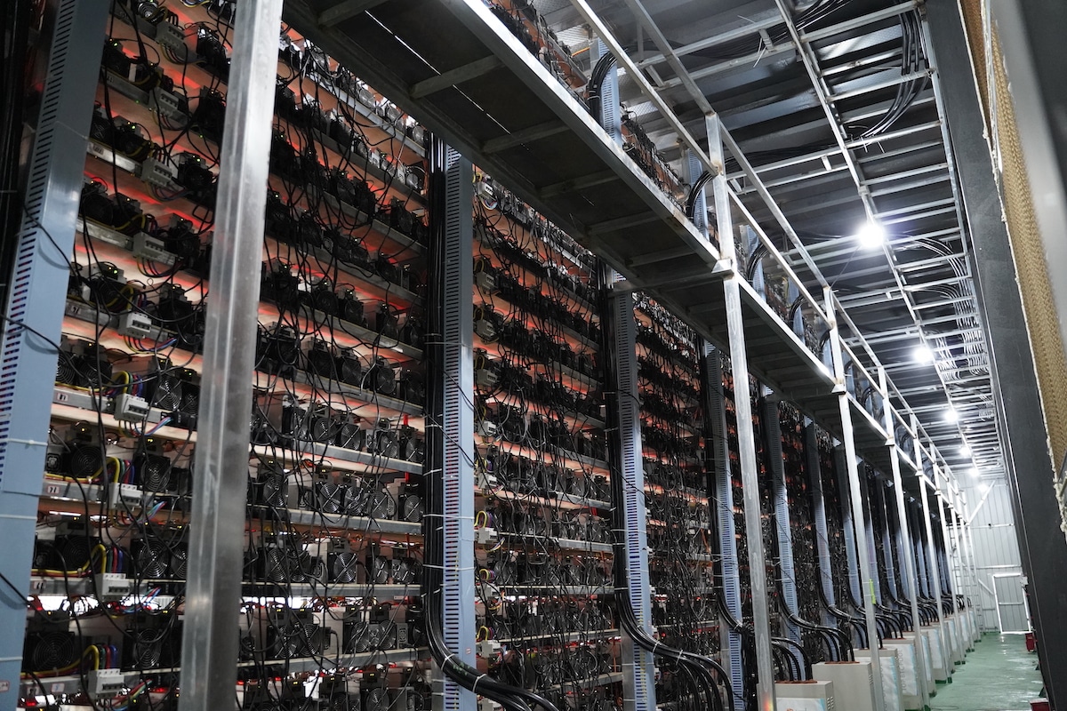 BitRiver Datacenter, Bratsk, Dec 2022 - TheMinerMag